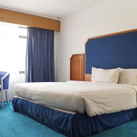 Arnava Hotel Senen Джакарта Екстериор снимка