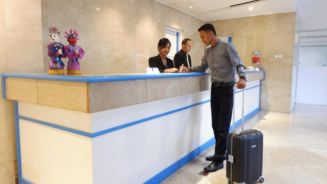 Arnava Hotel Senen Джакарта Екстериор снимка