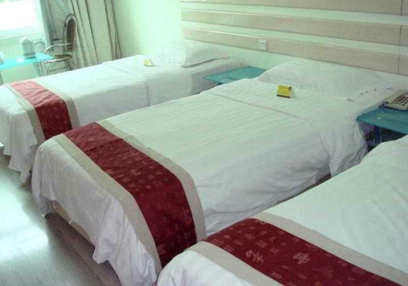 Arnava Hotel Senen Джакарта Екстериор снимка