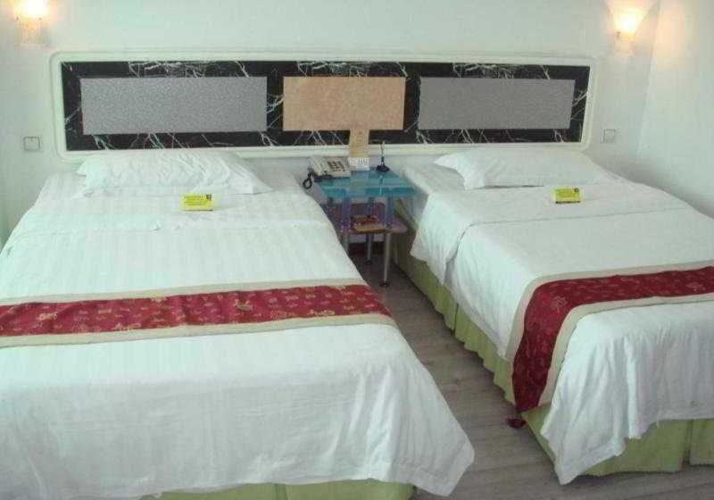Arnava Hotel Senen Джакарта Екстериор снимка