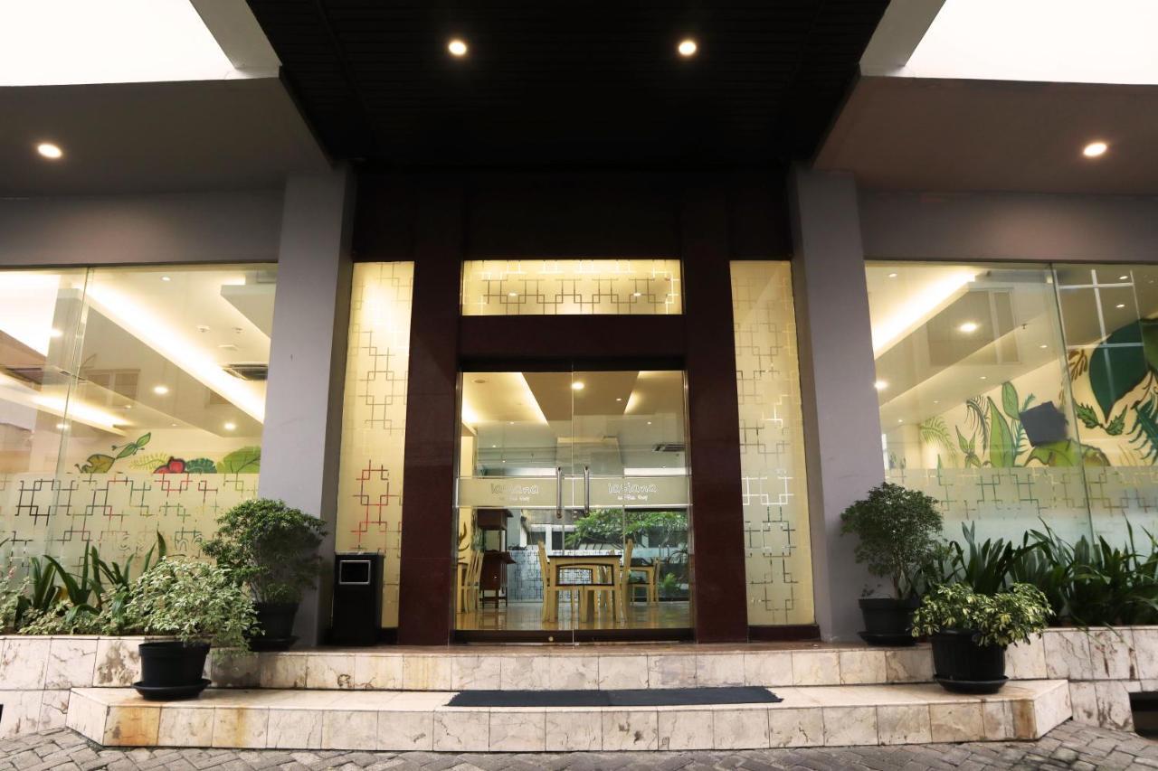 Arnava Hotel Senen Джакарта Екстериор снимка