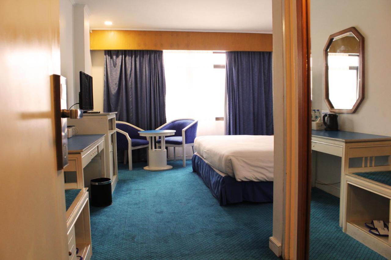Arnava Hotel Senen Джакарта Екстериор снимка