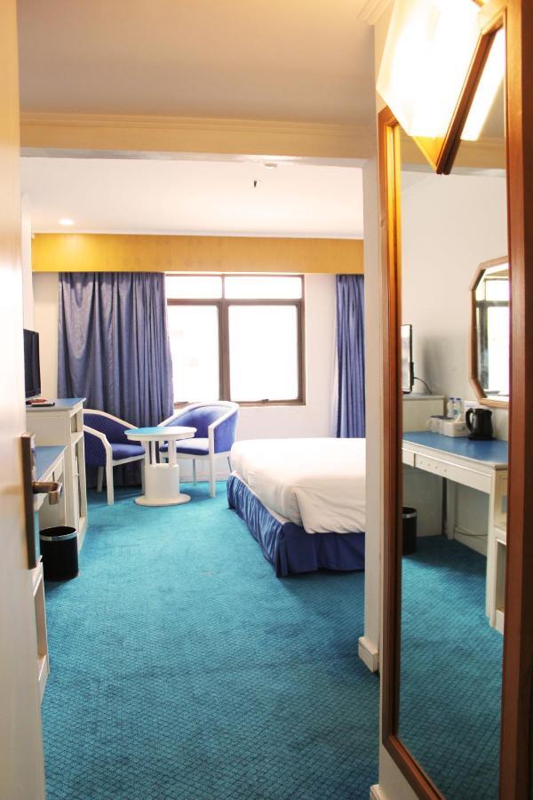 Arnava Hotel Senen Джакарта Екстериор снимка