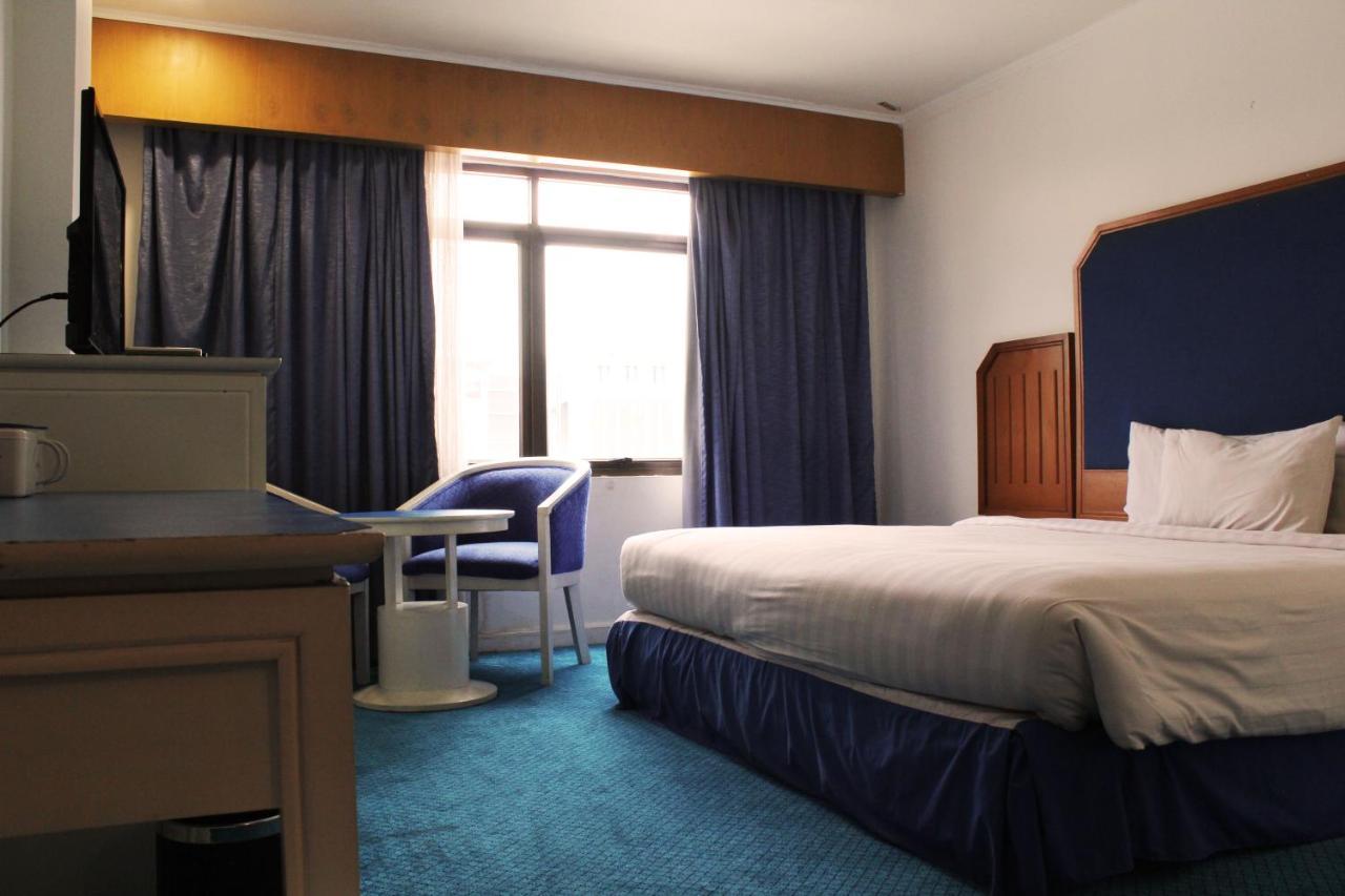 Arnava Hotel Senen Джакарта Екстериор снимка