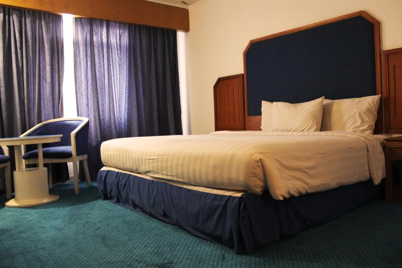 Arnava Hotel Senen Джакарта Екстериор снимка
