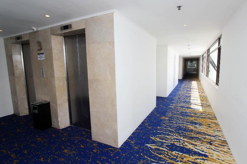 Arnava Hotel Senen Джакарта Екстериор снимка